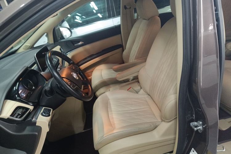 Used Buick GL8 2023 Facelifted Land Cruiser Executive Luxury Version
