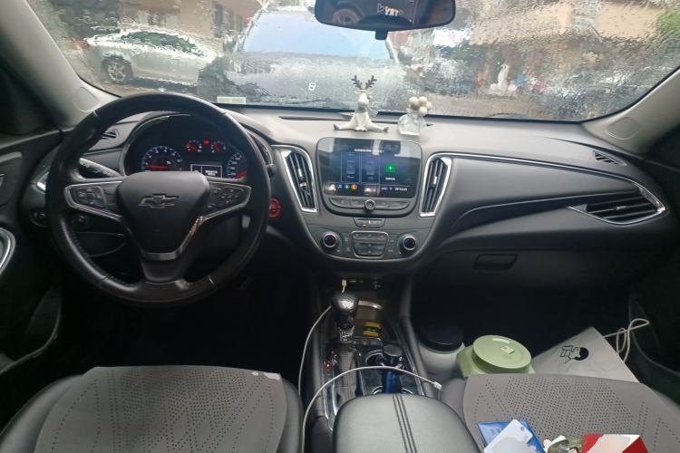 Used Chevrolet Malibu XL 2021 535T Automatic Sport Edition Center Console