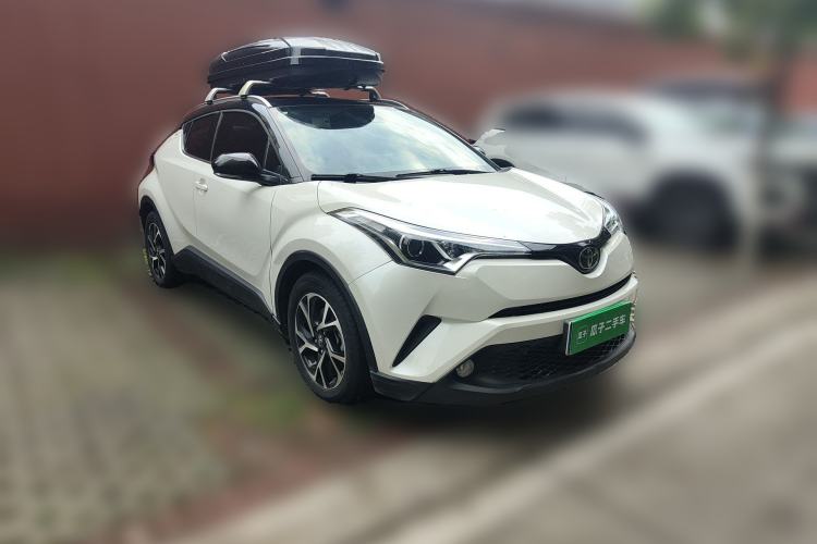 Used Toyota C-HR 2020 2.0L Leading Edition Front Right 45 Deg