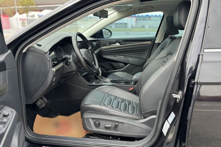 Used Volkswagen Passat 2021 330TSI Elite Edition Interior 2