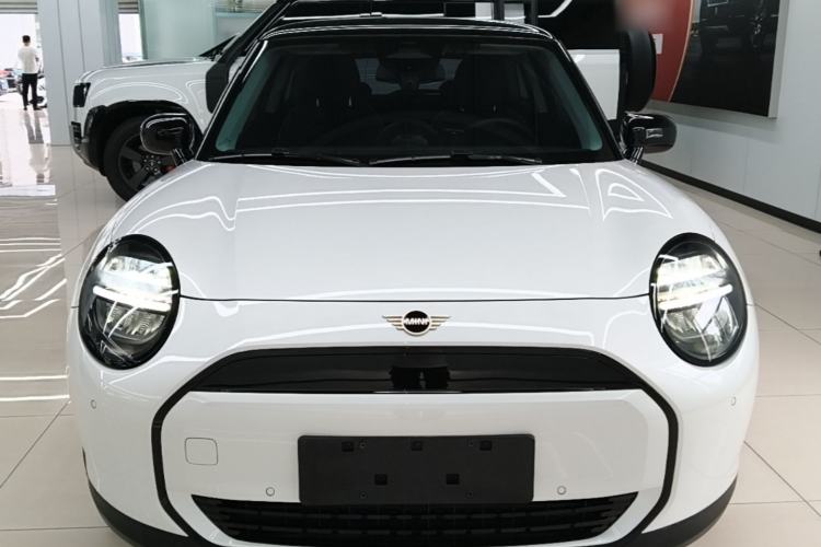 Used MINI Electric COOPER 2025 456km COOPER E Classic Style
