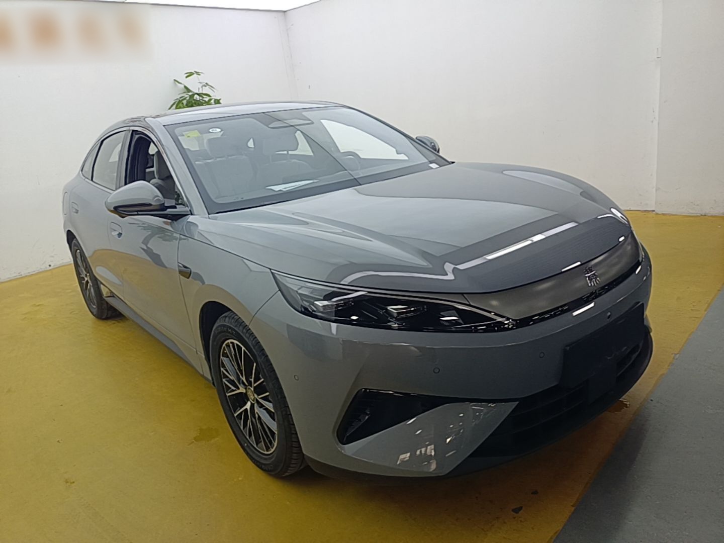 BYD Qin MAX 2026 Model DM-i 230KM Superior Edition — снимка 3