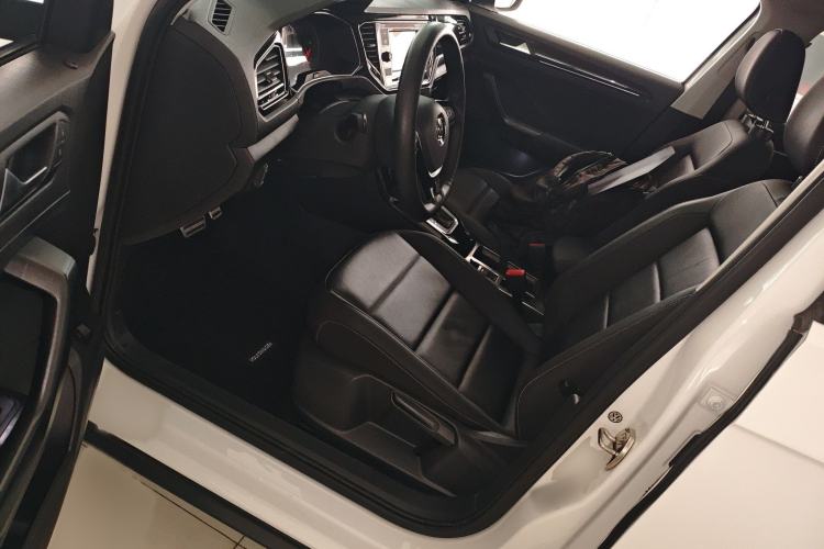 Used Volkswagen T-ROC 2019 280TSI DSG Two-Wheel Drive Comfort Version China V Emission Standard