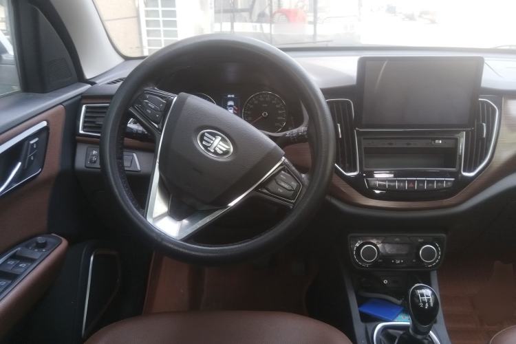 Used FAW Senya R7 2016 1.6L Manual Smart Version Steering Wheel