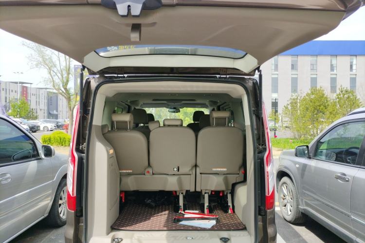 Used Ford Tourneo Custom 2017 2.0T Automatic Elite Version Trunk