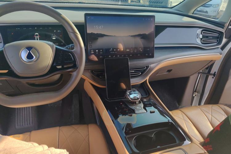 Used Denza D9 2022 DM-i 970 Four-Wheel Drive Prestige Model
