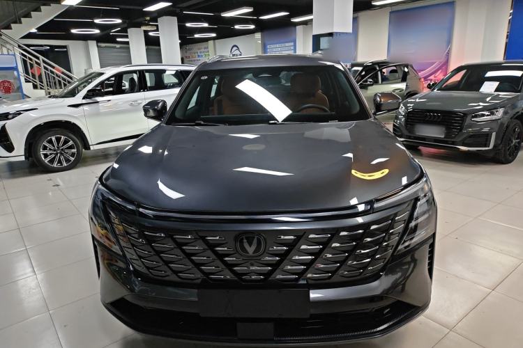 Used CHANGAN CS75 PLUS 2025 4th Generation 1.5T New Blue Whale Smart Luxury Edition Front