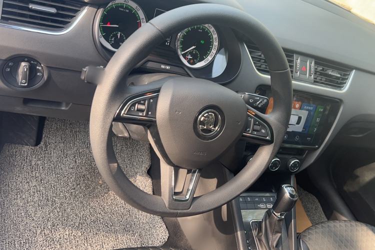 Used Skoda Octavia 2019 TSI280 DSG Luxury Edition Station Wagon China VI Standard
