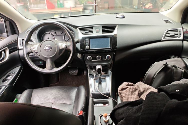 Used Nissan Sylphy 2018 1.6XV CVT Deluxe Edition Center Console
