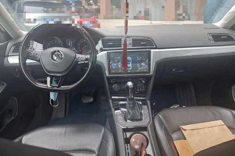 Used Volkswagen Lamando 2015 280TSI DSG Comfort Edition Center Console