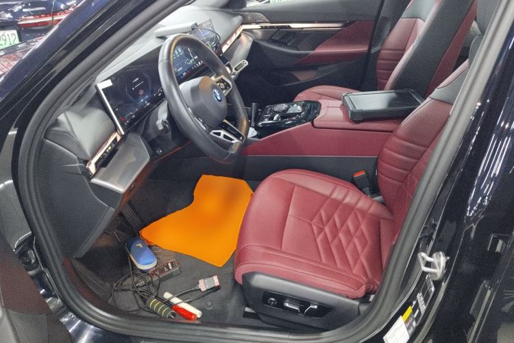 Used BMW i5 2025 eDrive 40L M Sport Package Left Front Seat