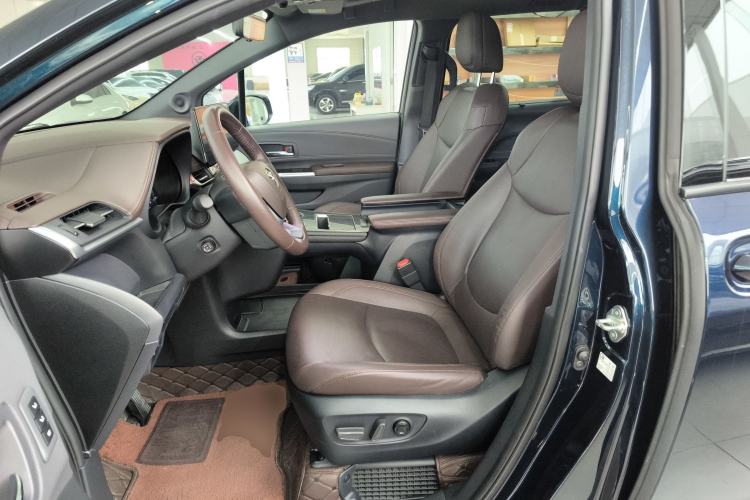 Used Toyota Granvia 2023 2.5L Hybrid Flagship VIP Edition Left Front Seat