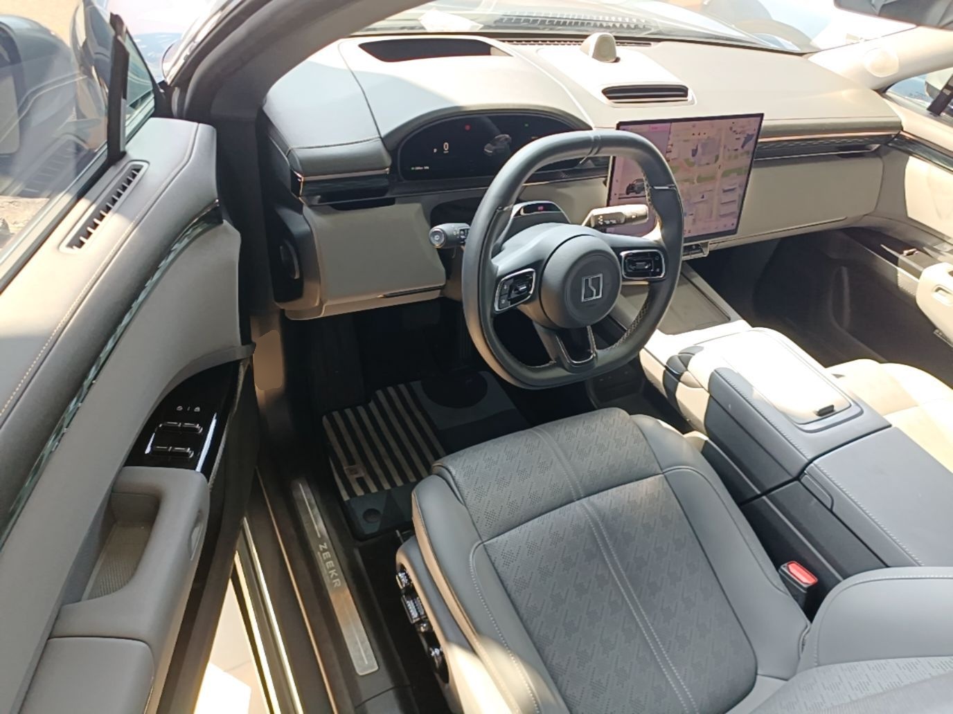 Zeekr 7X 2025 75 kWh Rear-Wheel Drive Intelligent Driving Version — снимка 18