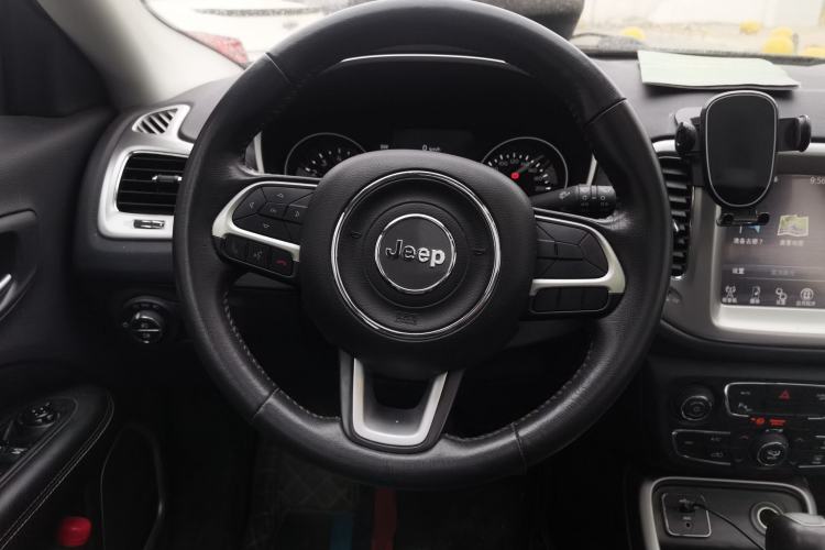 Used Jeep Compass 2017 200T Automatic Family Edition
