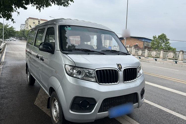 Used Jinbei Hiace X30 2023 1.5L Super-Comfortable Passenger Van 5/6/7-Seater Non-Air-Conditioned Version Model SWC15M