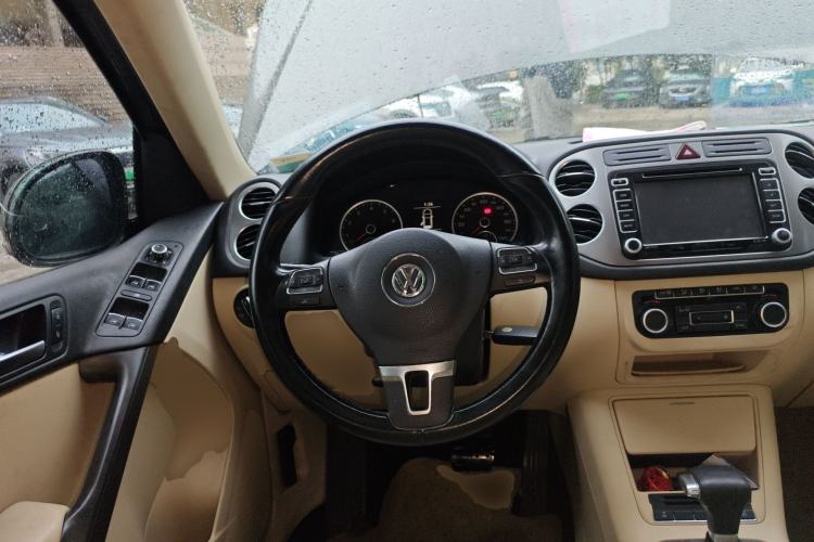 Used Volkswagen Tiguan 2010 1.8TSI Automatic All-Wheel-Drive Elite Edition Steering Wheel