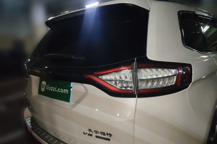 Used Ford Edge 2016 EcoBoost 330 V6 Four-Wheel-Drive Flagship Model with 7 Seats Rear