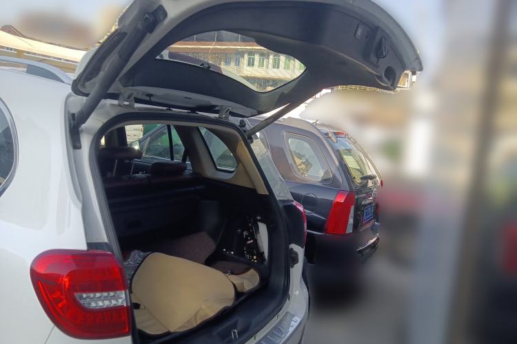 Used Haval H8 2015 2.0T Two-Wheel-Drive Luxury Version Trunk