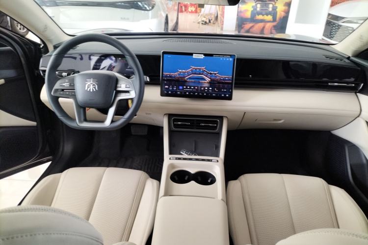 Used BYD Qin L 2025 EV 470KM Leading Edition Center Console