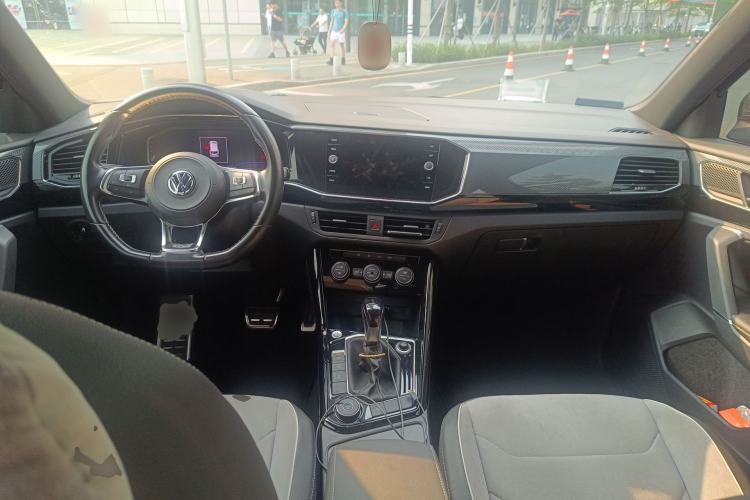 Used Volkswagen Tayron 2019 380TSI Four-Wheel Drive R-Line China VI-standard Center Console