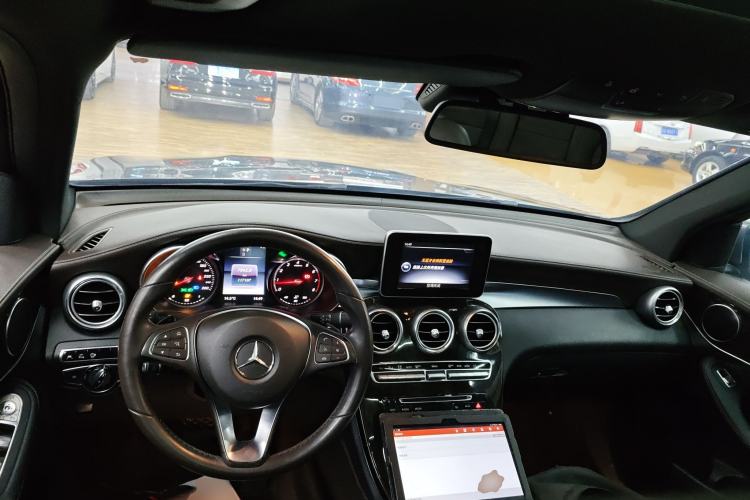 Used Mercedes-Benz GLC 2016 GLC 260 4MATIC Luxury Model
