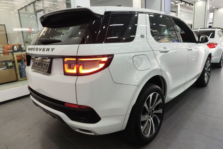 Used Land Rover Discovery Sport 2020 249 PS R-Dynamic Performance Edition Rear Right 45 Deg