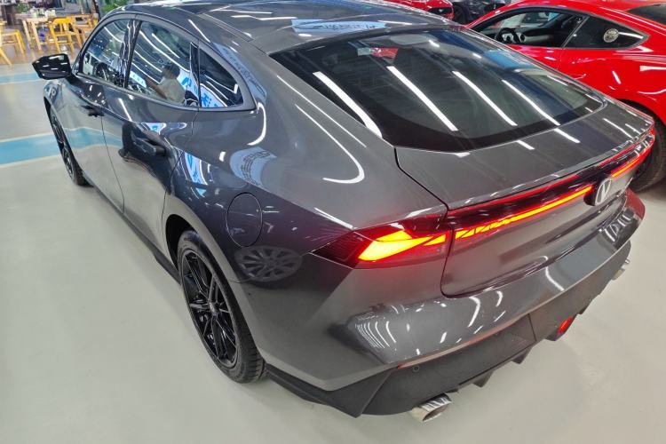 Used CHANGAN UNI-V 2024 1.5T High-Energy Version
