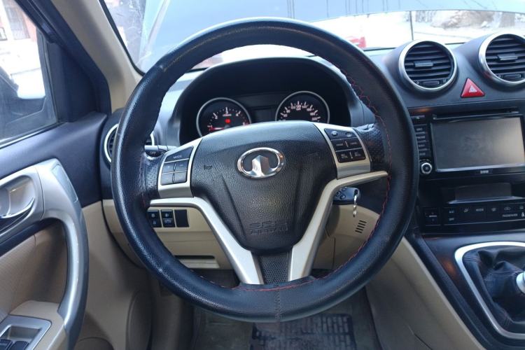 Used Haval H6 2011 Green Silence 2.0T Manual Two-Wheel Drive Urban Model
