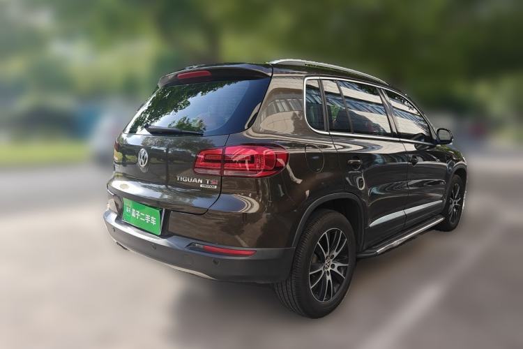 Used Volkswagen Tiguan 2015 1.8TSI Automatic All-Wheel-Drive Luxury Model
