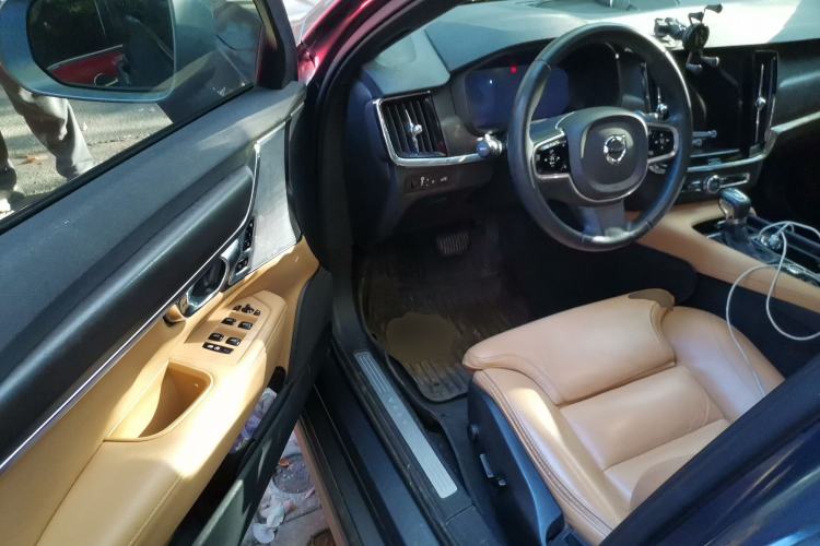 Used Volvo V90 2017 Cross Country T5 AWD Smart Range Edition