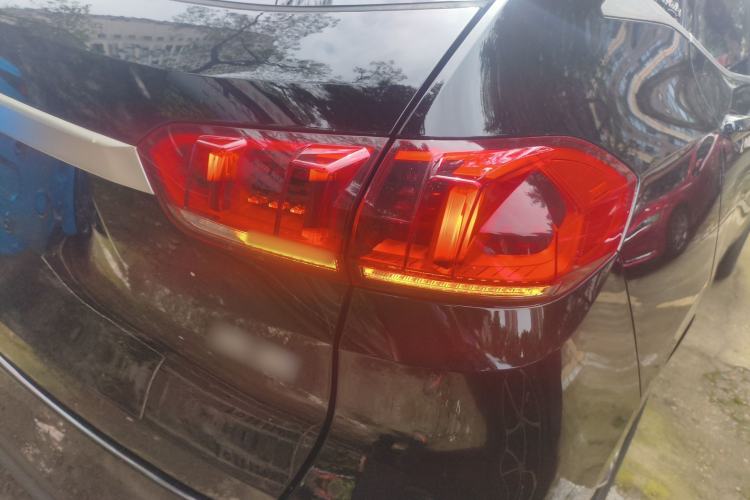 Used Wey VV5 2021 1.5T Two-Wheel Drive Color Pioneer