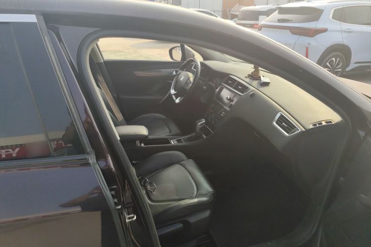 Used DS 5LS 2014 1.6T Elegant Version THP160