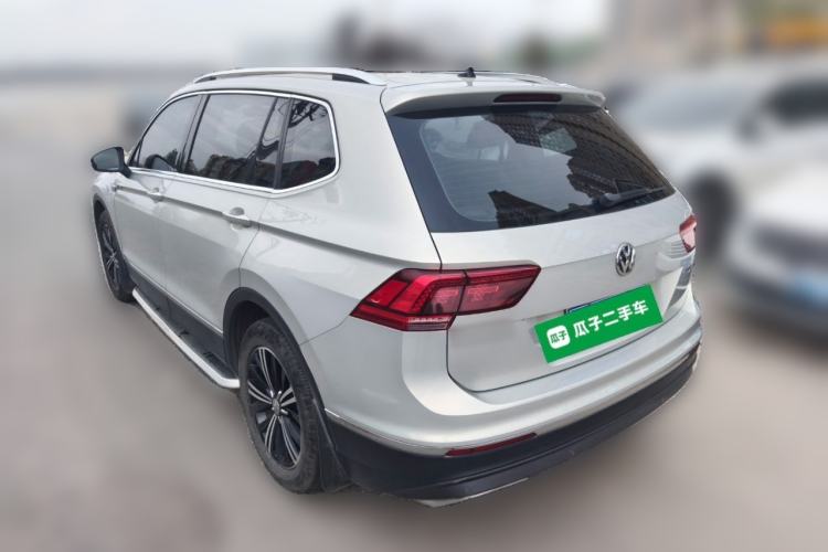 Used Volkswagen Tiguan L 2017 380TSI Automatic All-Wheel-Drive Luxury Edition Rear Left 45 Deg