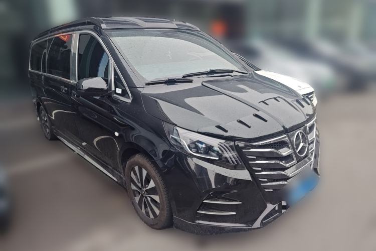 Used Mercedes-Benz Vito 2023 2.0T Business Version 7 Seats Front Right 45 Deg