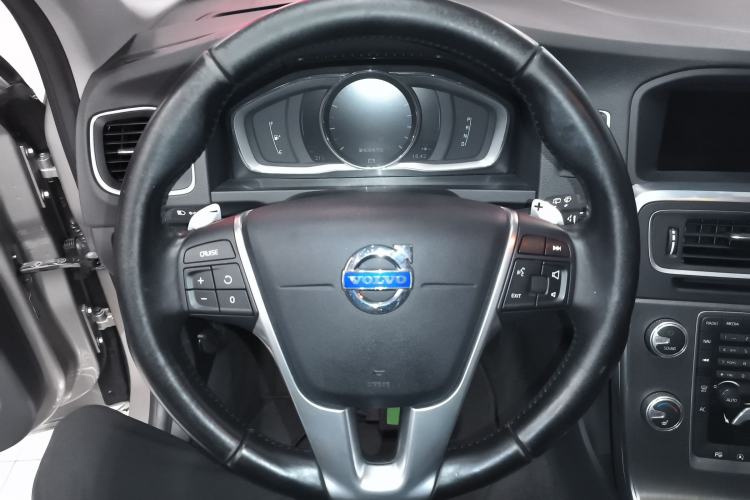 Used Volvo V60 2015 T5 Zhiya Edition
