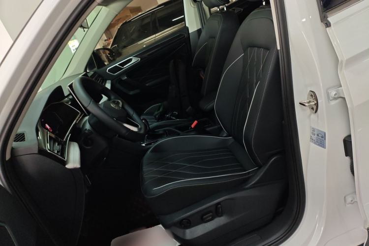 Used Volkswagen Tiguan L 2025 Model, Outstanding Version, 300TSI Automatic Two-Wheel Drive Longteng Edition
