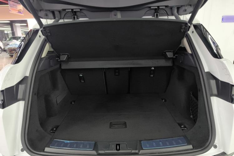 Used Land Rover Range Evoque 2021 Range Rover Velar 249 PS R-Dynamic S Performance Edition Trunk