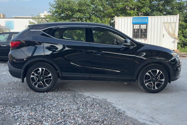 Used Soueast DX7 2015 1.5T Manual Luxury Model
