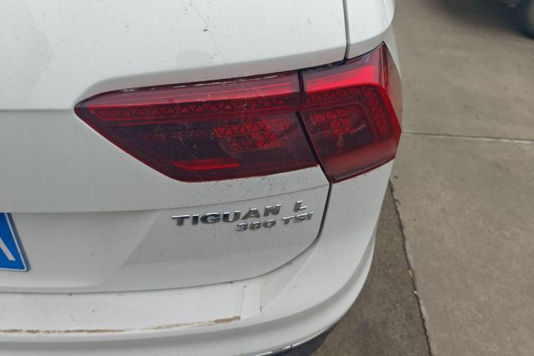 Used Volkswagen Tiguan L 2018 380TSI Automatic All-Wheel Drive Luxury Edition Exterior 3