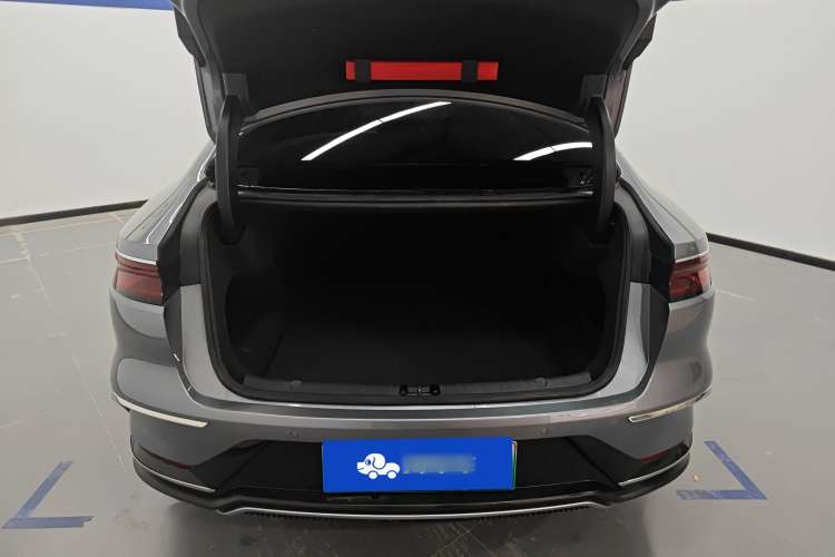 Used BYD Han 2022 DM-i 121KM Prestige Model