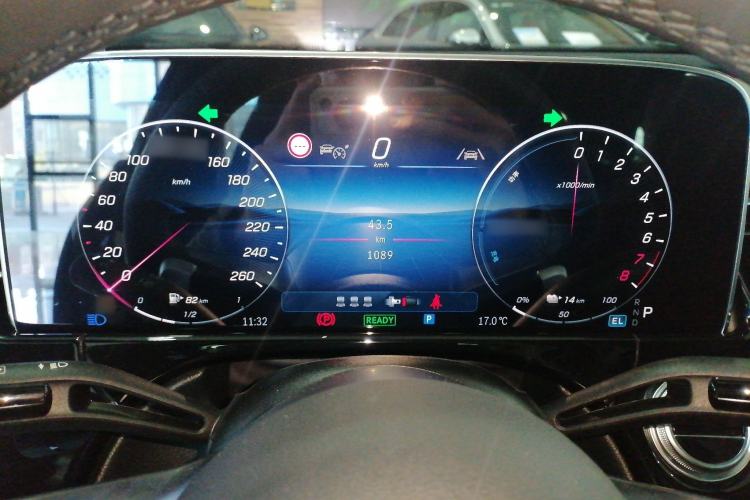 Used Mercedes-Benz E-Class New Energy 2024 E 350 e L Plug-in Hybrid Sports Sedan
