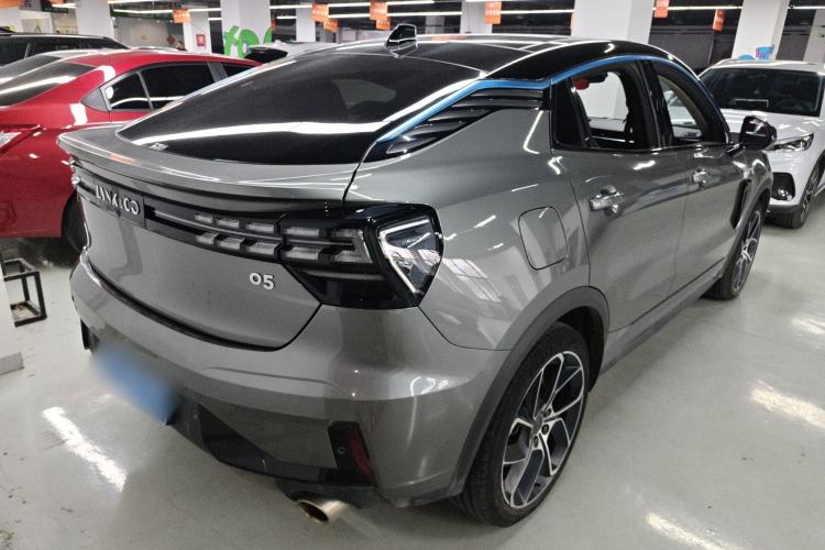 Used Lynk & Co 05 2020 2.0TD Two-Wheel Drive Shine Halo Rear Right 45 Deg