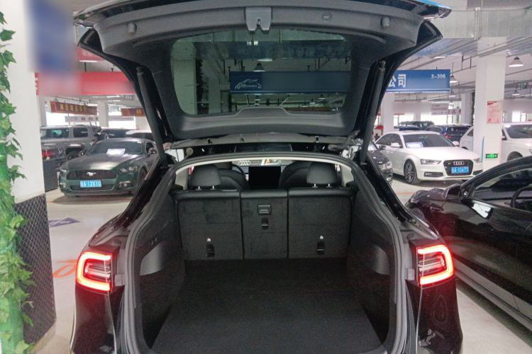 Used Tesla Model Y 2022 Long-Range All-Wheel-Drive Version
