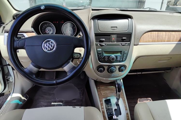 Used Buick Excelle 2015 1.5L Automatic Classic Model
