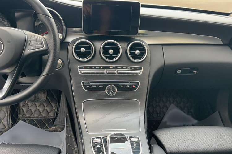 Used Mercedes-Benz C-Class 2018 C 180 L Fashion Edition Sport Version
