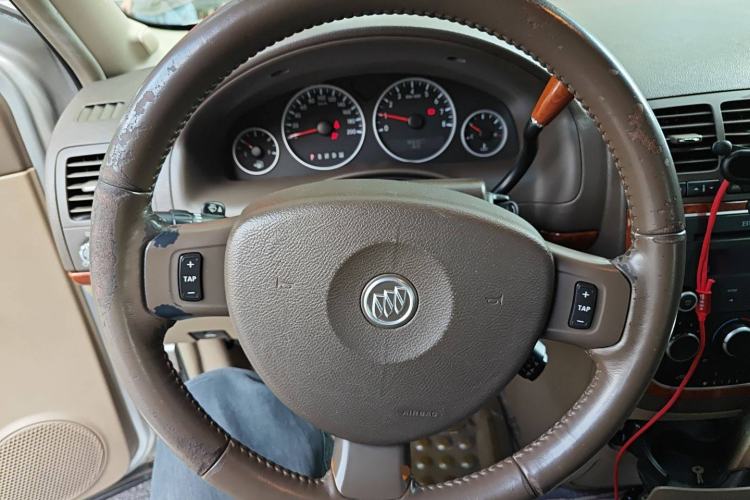 Used Buick GL8 2011 2.4L LT Executive Edition
