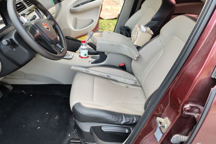 Used FORTHING Joyear XV 2016 1.6L CVT Comfort Model Left Front Seat