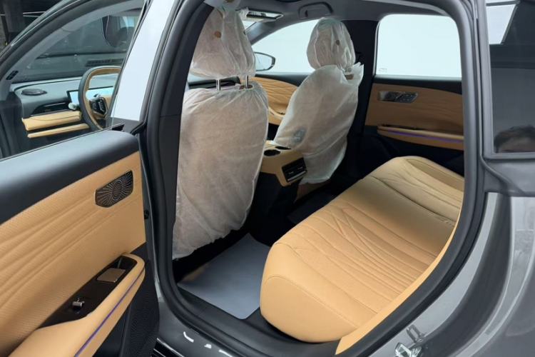 Used Geely Galaxy 8 2025 130km EM-i Deluxe Edition
