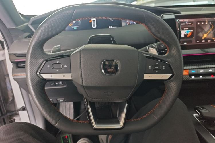 Used CHANGAN UNI-V 2022 1.5T Prestige Version Steering Wheel