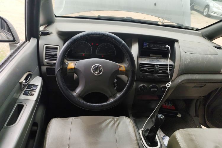 Used Dongfeng Shuaike 2011 1.6L Manual Luxury 7-Seater Steering Wheel